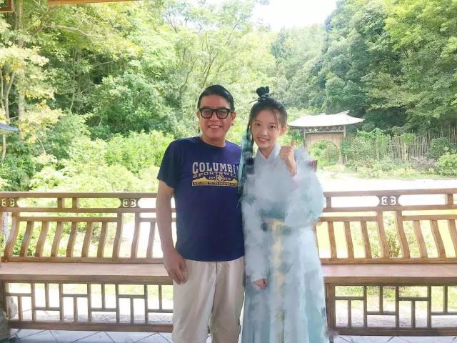 范薇《一夜新娘之花溶传》杀青,造型恬静似邻家女孩 资讯聚合 第1张 范薇《一夜新娘之花溶传》杀青,造型恬静似邻家女孩 资讯聚合 第1张